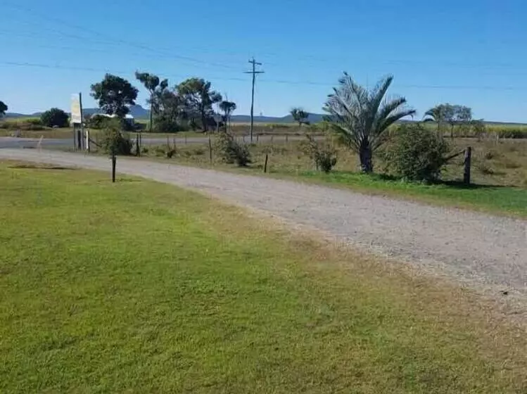 A Country View Motel   Ilbilbie
