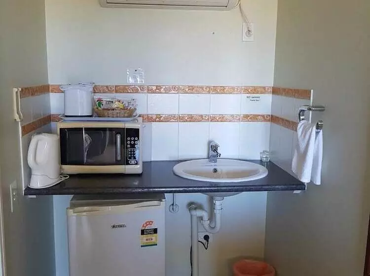 A Country View Motel   Ilbilbie