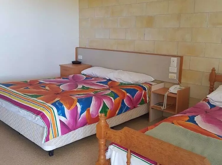 A Country View Motel   Ilbilbie