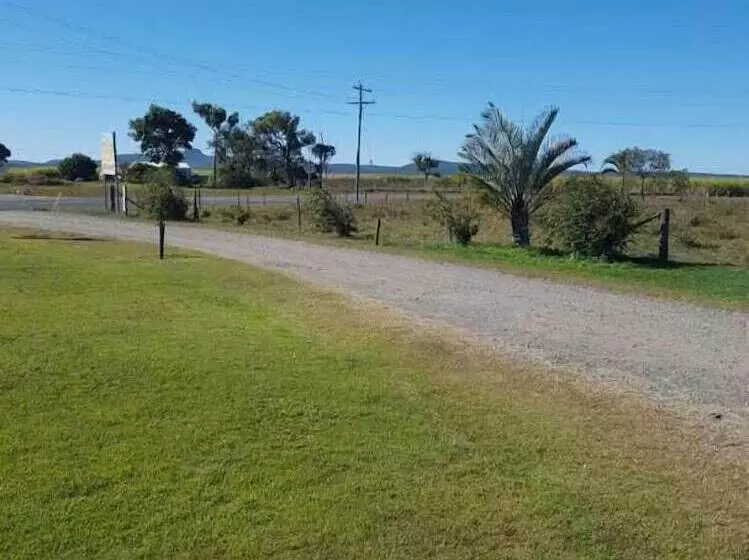 A Country View Motel   Ilbilbie