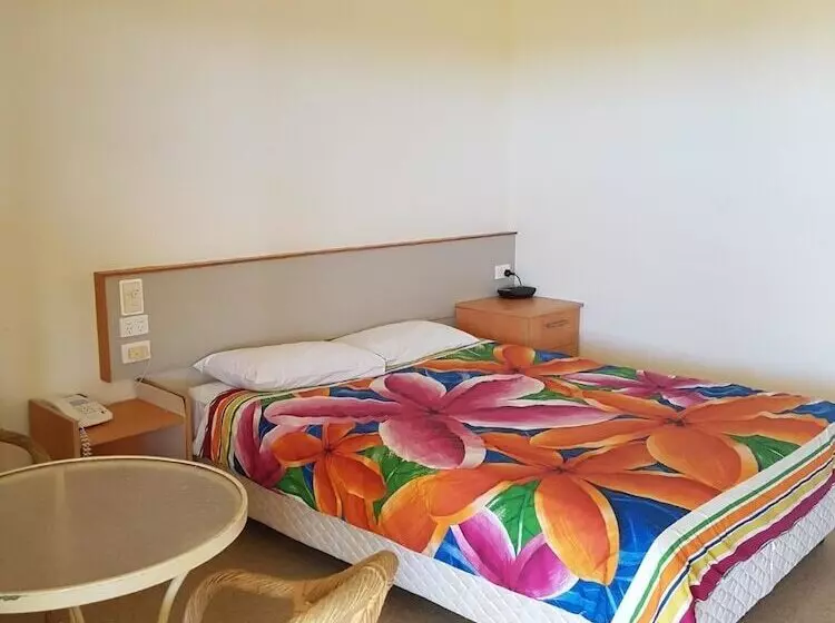 A Country View Motel   Ilbilbie