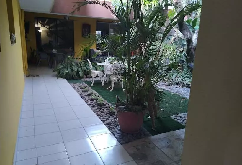 ベッドアンドブレックファースト Antiguo