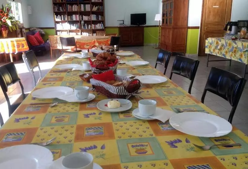 تختخواب و صبحانه Gîte Domaine De La Ferme D Erambere Lot 67 Route De La Nondoue