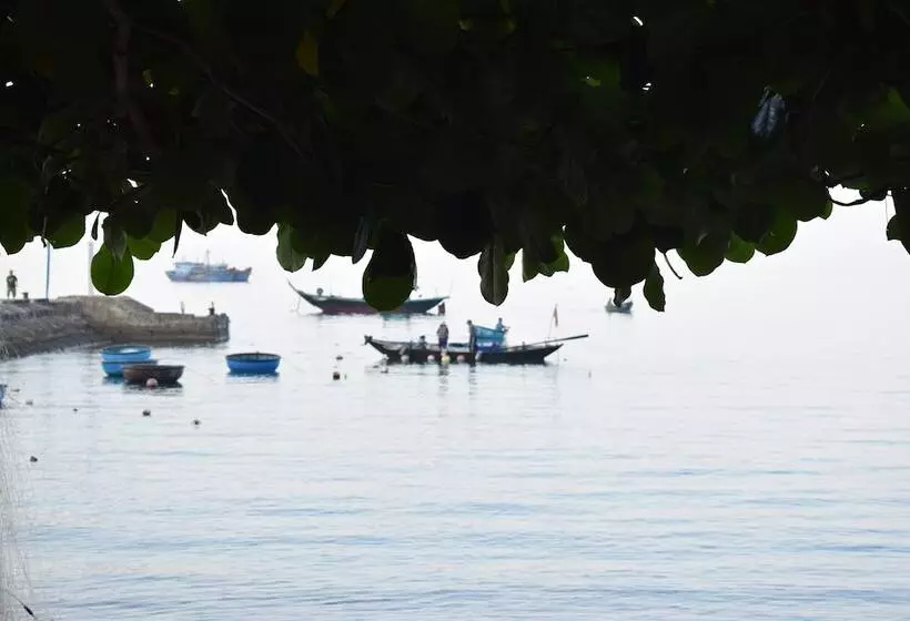 تختخواب و صبحانه Cham Island Smiles Homestay