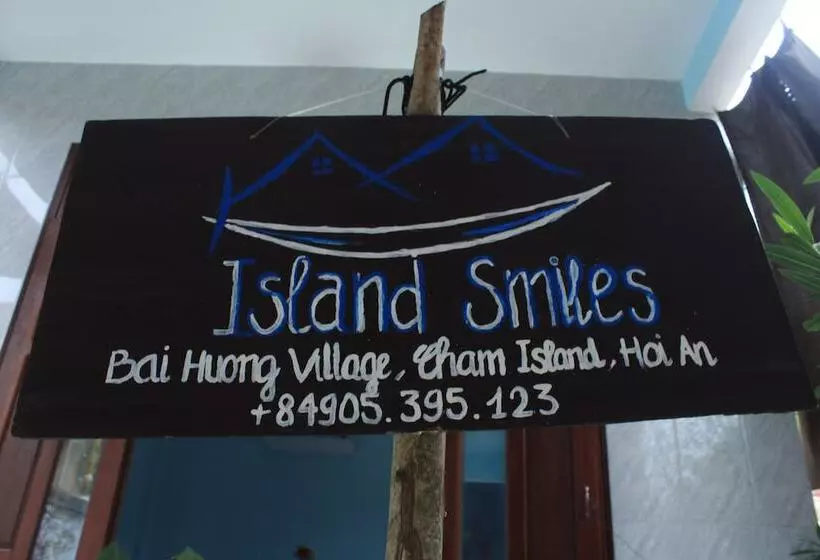 تختخواب و صبحانه Cham Island Smiles Homestay