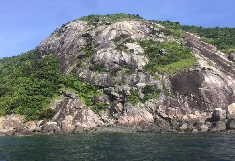 تختخواب و صبحانه Cham Island Smiles Homestay