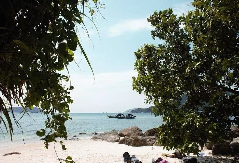 تختخواب و صبحانه Cham Island Smiles Homestay