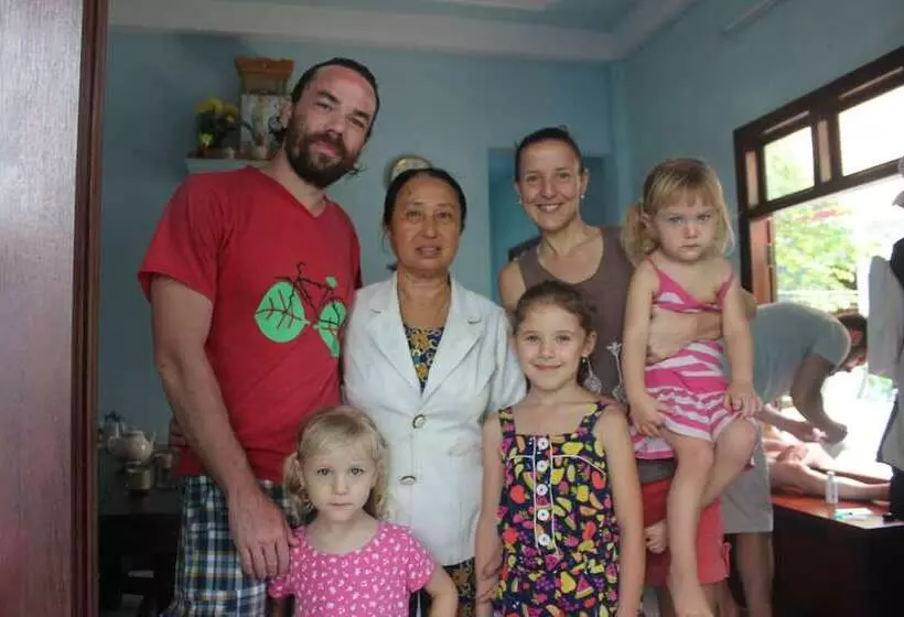 تختخواب و صبحانه Cham Island Smiles Homestay