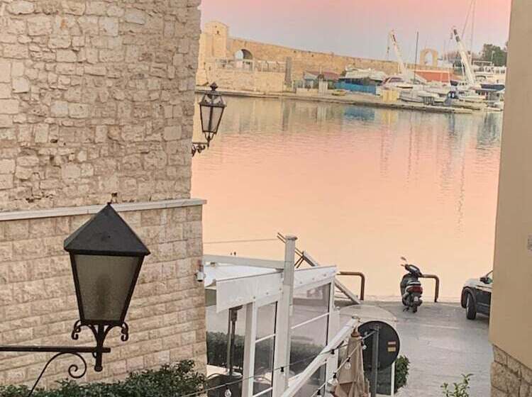 مبيت وإفطار La Banchina Holiday Rooms