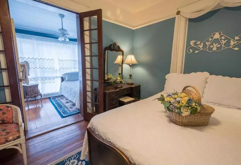 تختخواب و صبحانه Southern Wind Inn