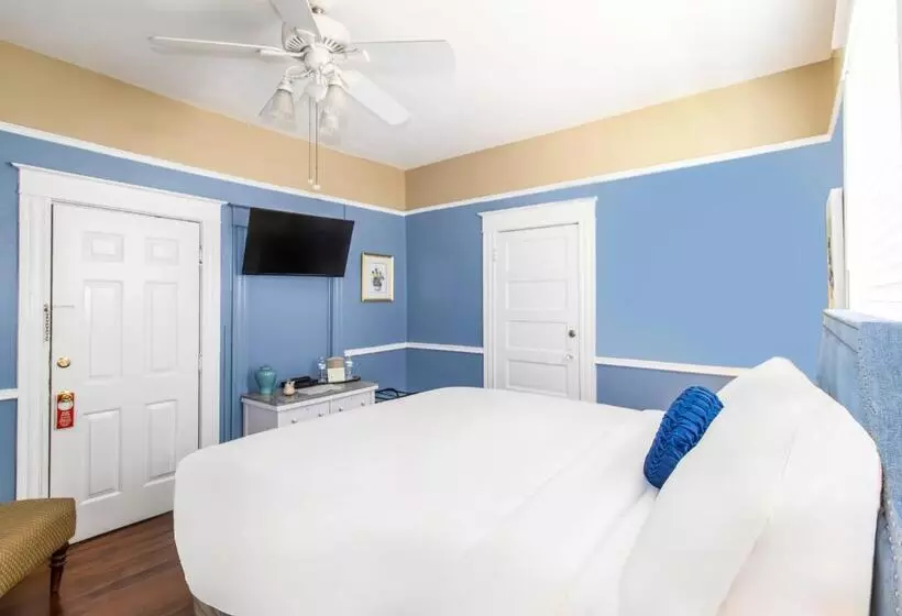 تختخواب و صبحانه Southern Wind Inn