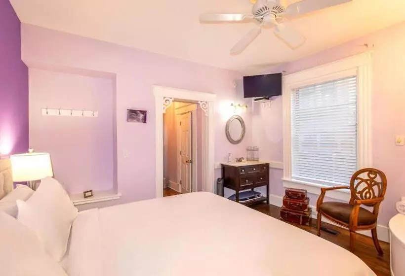 تختخواب و صبحانه Southern Wind Inn