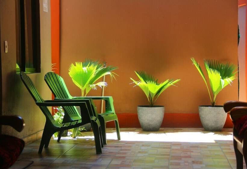 Cabinas Mansión Tropical Quepos