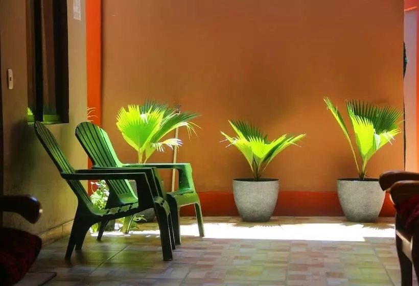 Cabinas Mansión Tropical Quepos