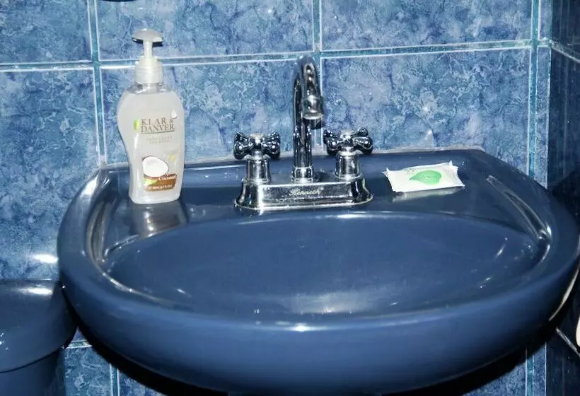 Cabinas Mansión Tropical Quepos