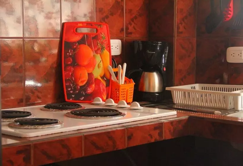 Cabinas Mansión Tropical Quepos