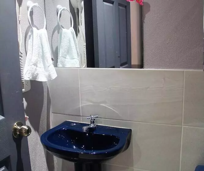 Cabinas Mansión Tropical Quepos