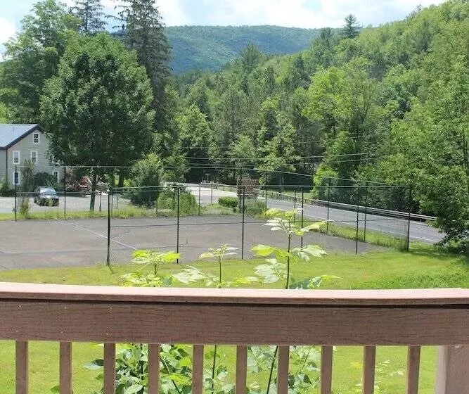 Hotelli Catskill Seasons Inn