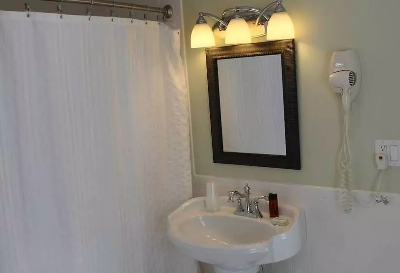 Hotelli Catskill Seasons Inn