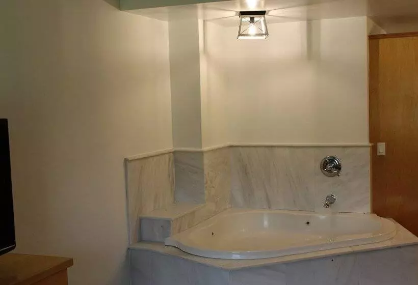 Hotelli Catskill Seasons Inn