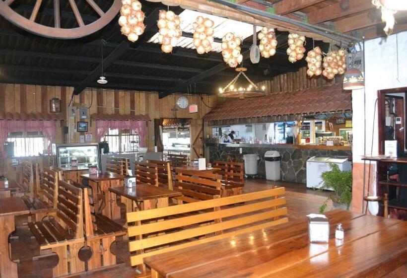 Отель Las Brumas