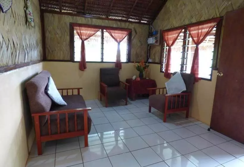 هتل Malekula Holiday Villas