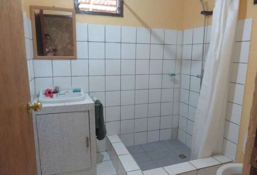 هتل Malekula Holiday Villas