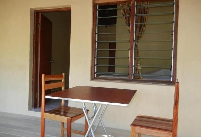 هتل Malekula Holiday Villas