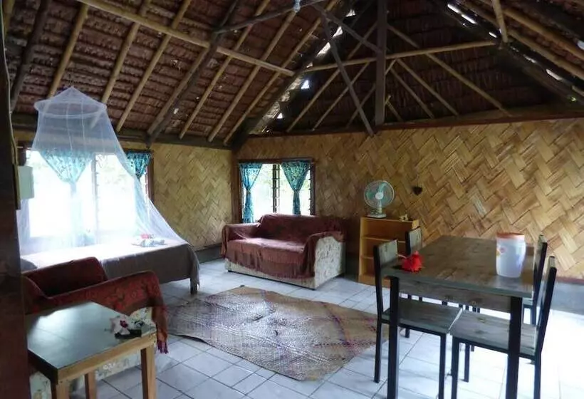 هتل Malekula Holiday Villas