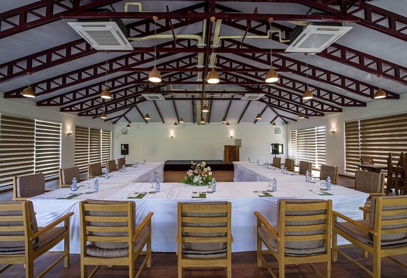 هتل Popa Garden Resort