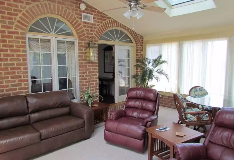 Hotelli Smoketown Inn