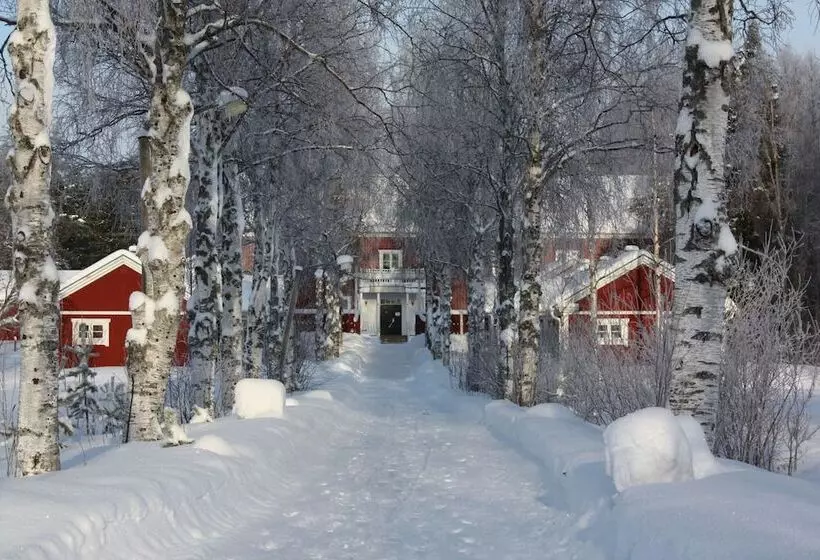 Hotelli Svanstein Lodge