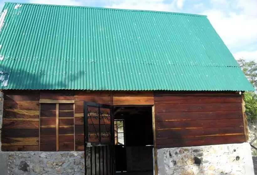 Hotelli Y Cabañas Xanfari