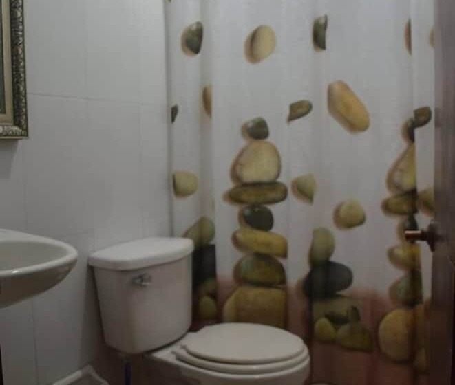 La Casa Amarilla Hostel