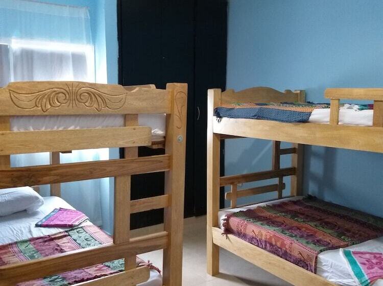 La Casa Amarilla Hostel