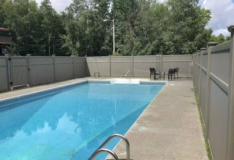 Motelli Moose Mountain Inn