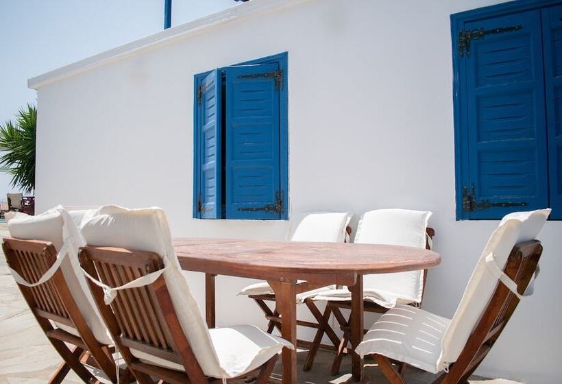 פנסיון Aeraki Studios & Apartments