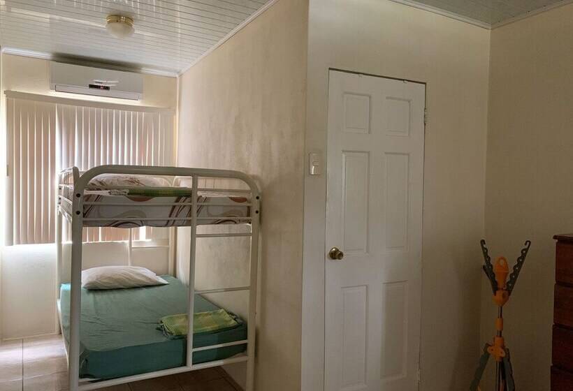 پانسیون Carolyn S View Guest House