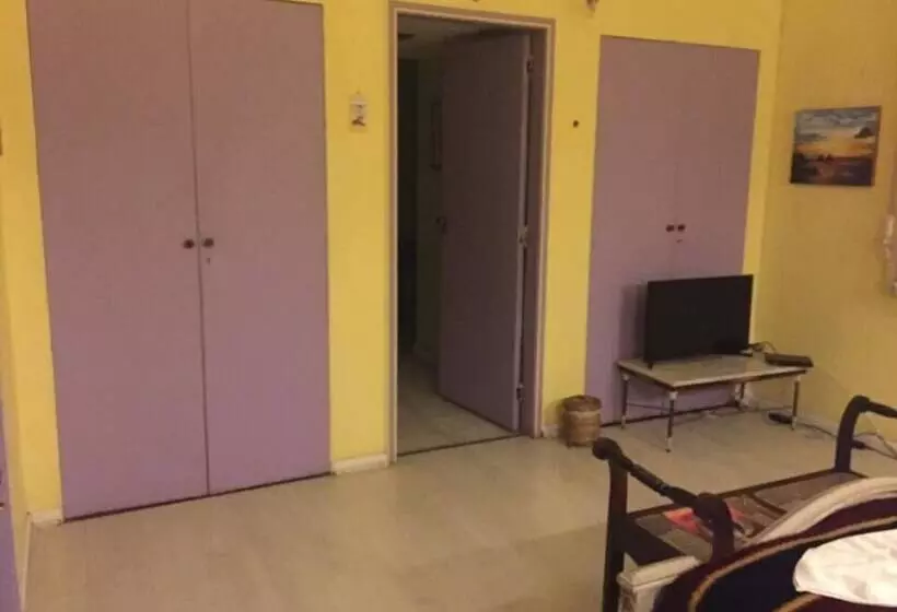 Majatalo Cronos Guest House