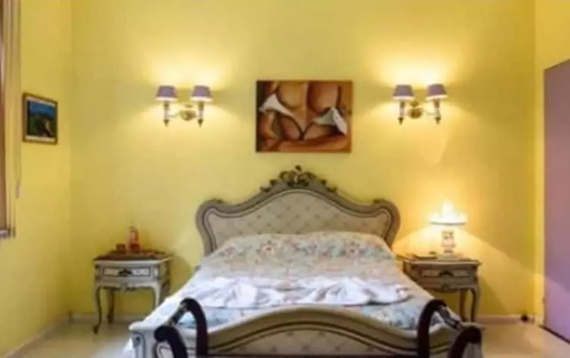Majatalo Cronos Guest House