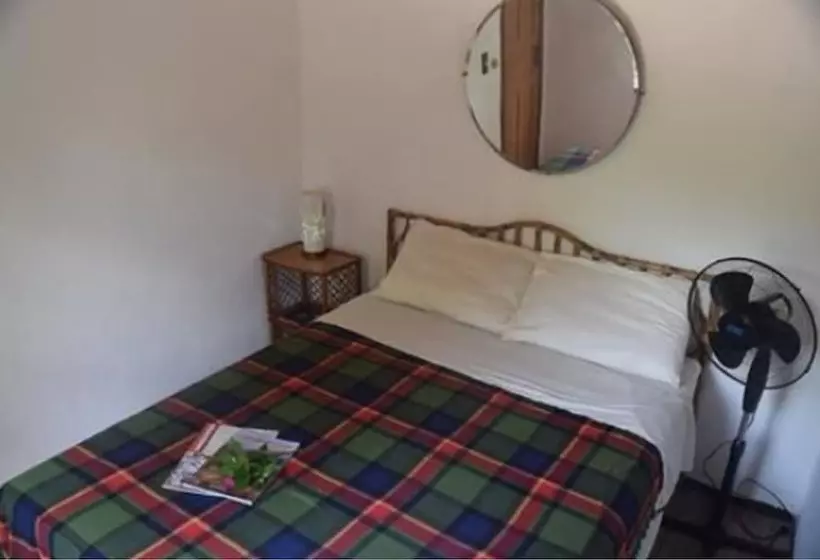 Majatalo Cronos Guest House