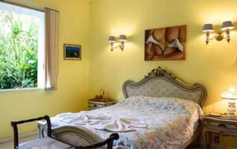Majatalo Cronos Guest House