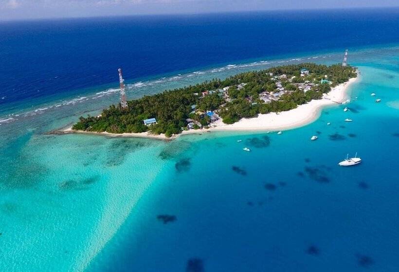 پانسیون Luau Beach Inn Maldives