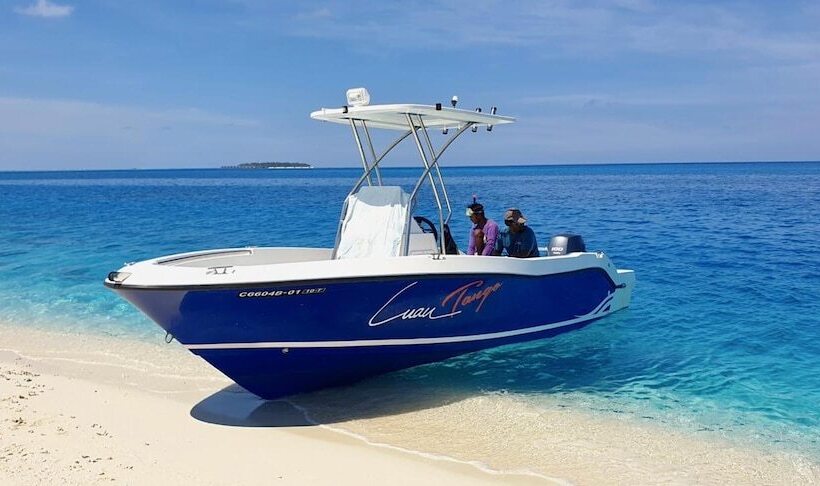 پانسیون Luau Beach Inn Maldives