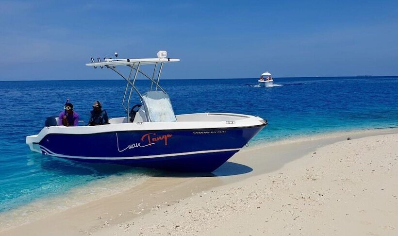پانسیون Luau Beach Inn Maldives