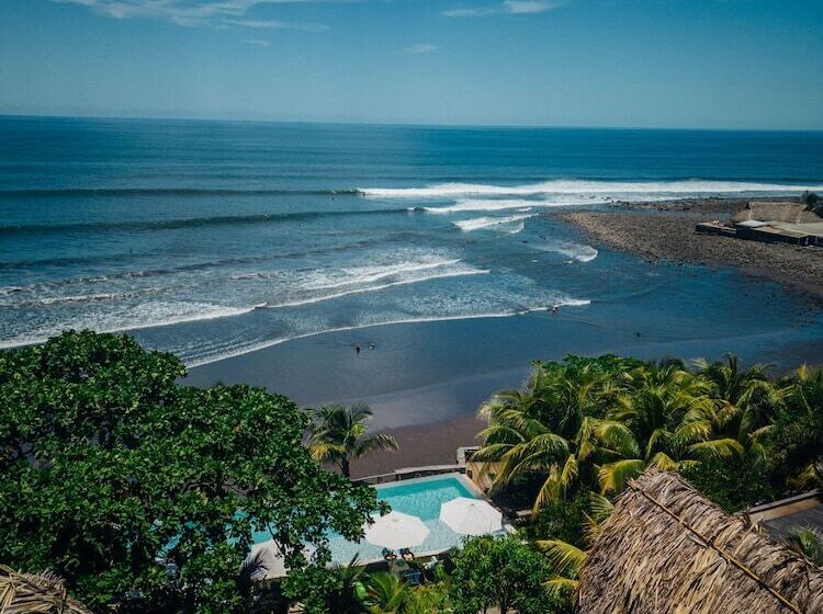 Puro Surf Hotel And Academy