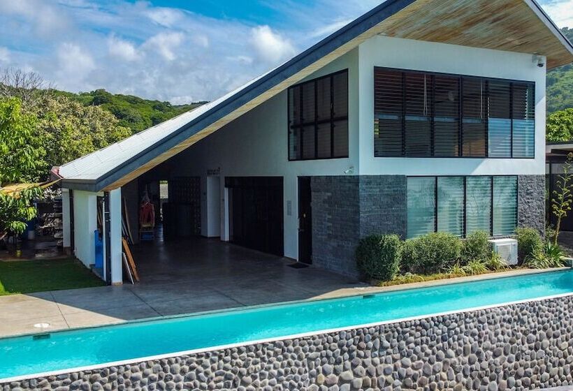 Puro Surf Hotel And Academy