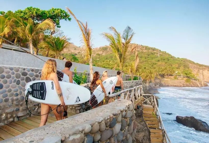 Puro Surf Hotel And Academy