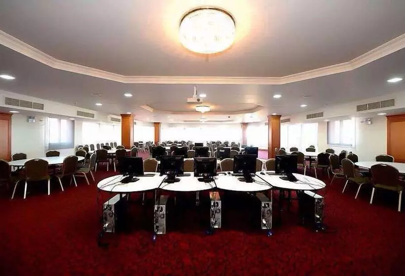 Savanna Empire Hotel And Resort Spa