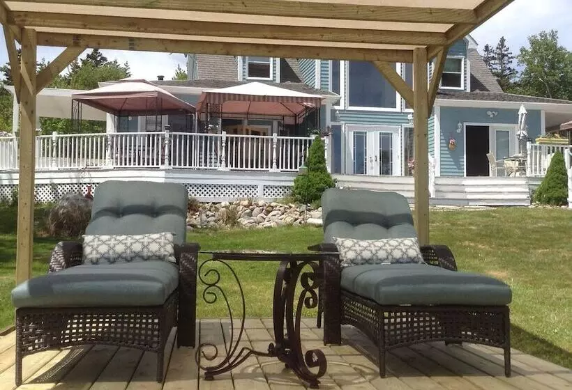 Sea Parrot Ocean View Resort